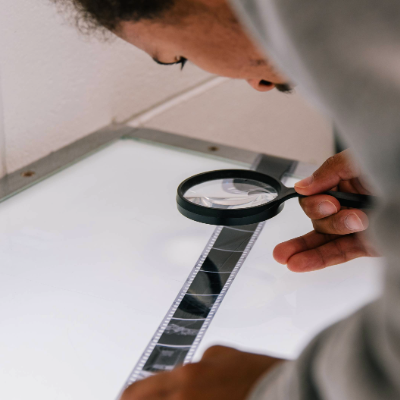 BLACK AND WHITE DARKROOM PHOTOGRAPHY