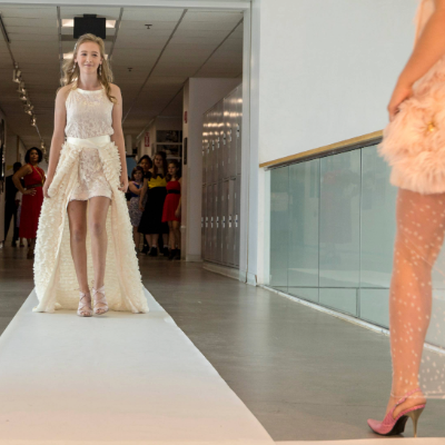 FASHION AND SEWING:RED CARPET