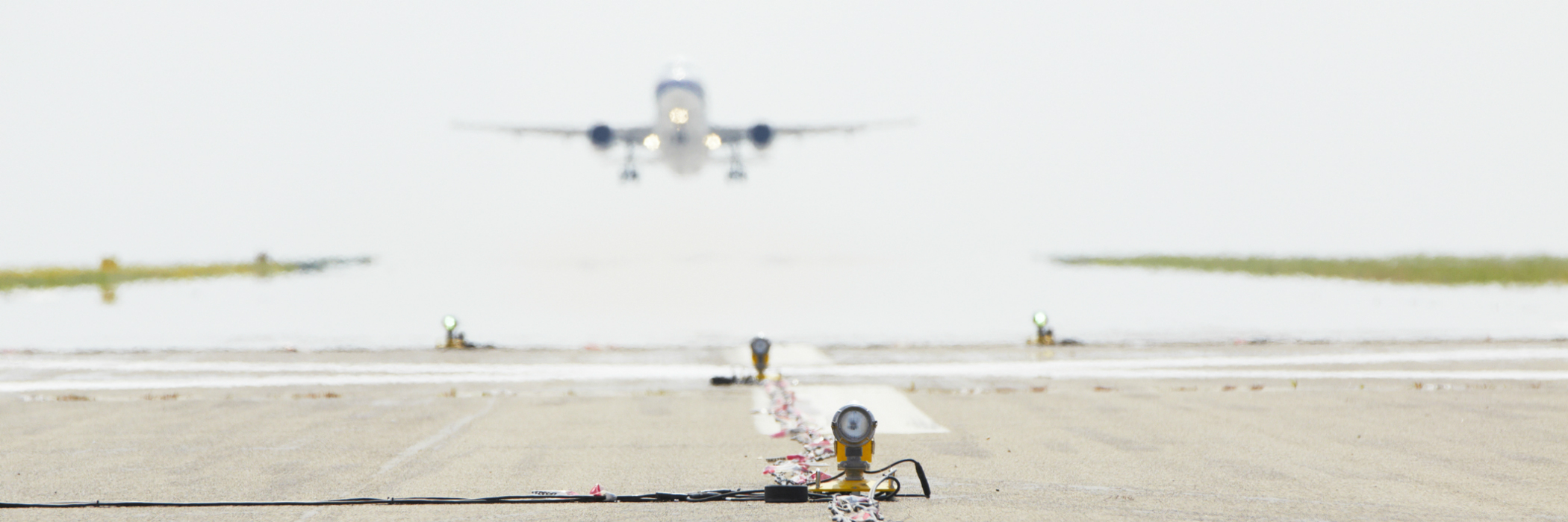 Plane landing on hot runway