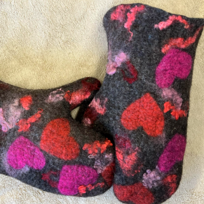 FAMILY PROJECT: WET FELTED MITTENS